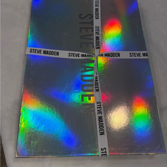 Steve Madden winter gift set beanie pet sweater up to 20lbs & poop bag pouch - Picture 7 of 12